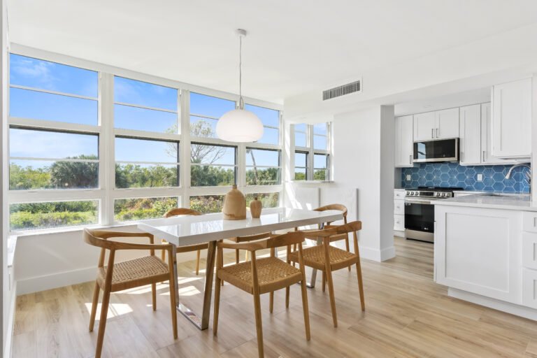 Organic Flow: Interiors That Reflect Their Surrounding Environment