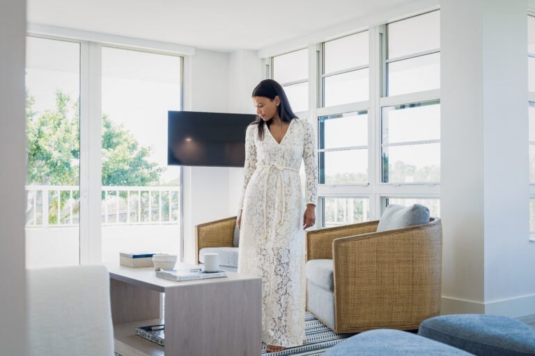 A Home for All Seasons: Balancing Comfort, Light, and Style